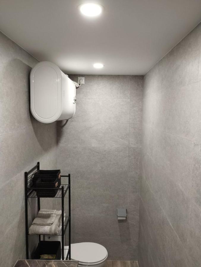 Apartamento Blanco Y Negro En El Centro Alicante Luaran gambar